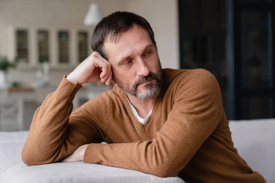 Šta je andropauza i kako prepoznati da je vreme da reagujete (bez hormonske terapije)