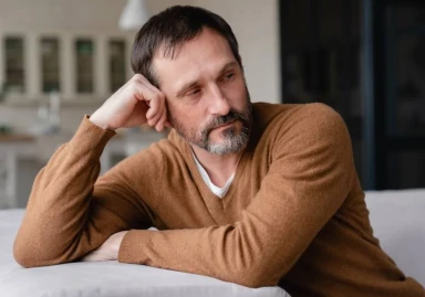 Šta je andropauza i kako prepoznati da je vreme da reagujete (bez hormonske terapije)